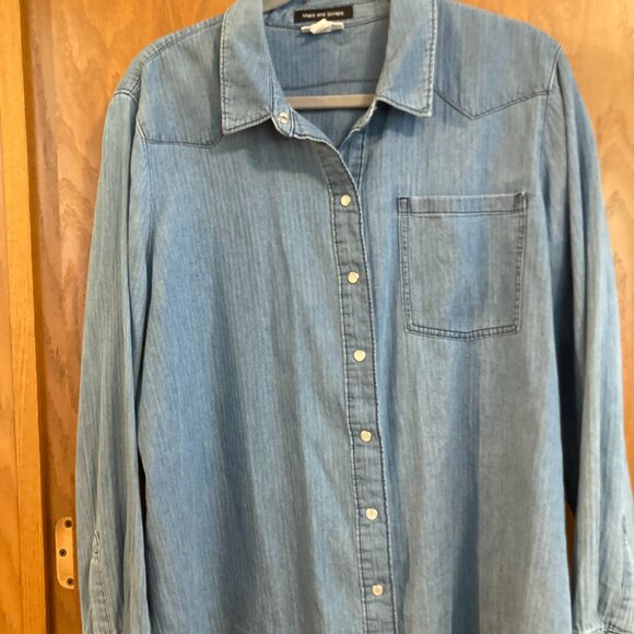 🦄🐱🌈✨Upcycled denim button up - Picture 2 of 3